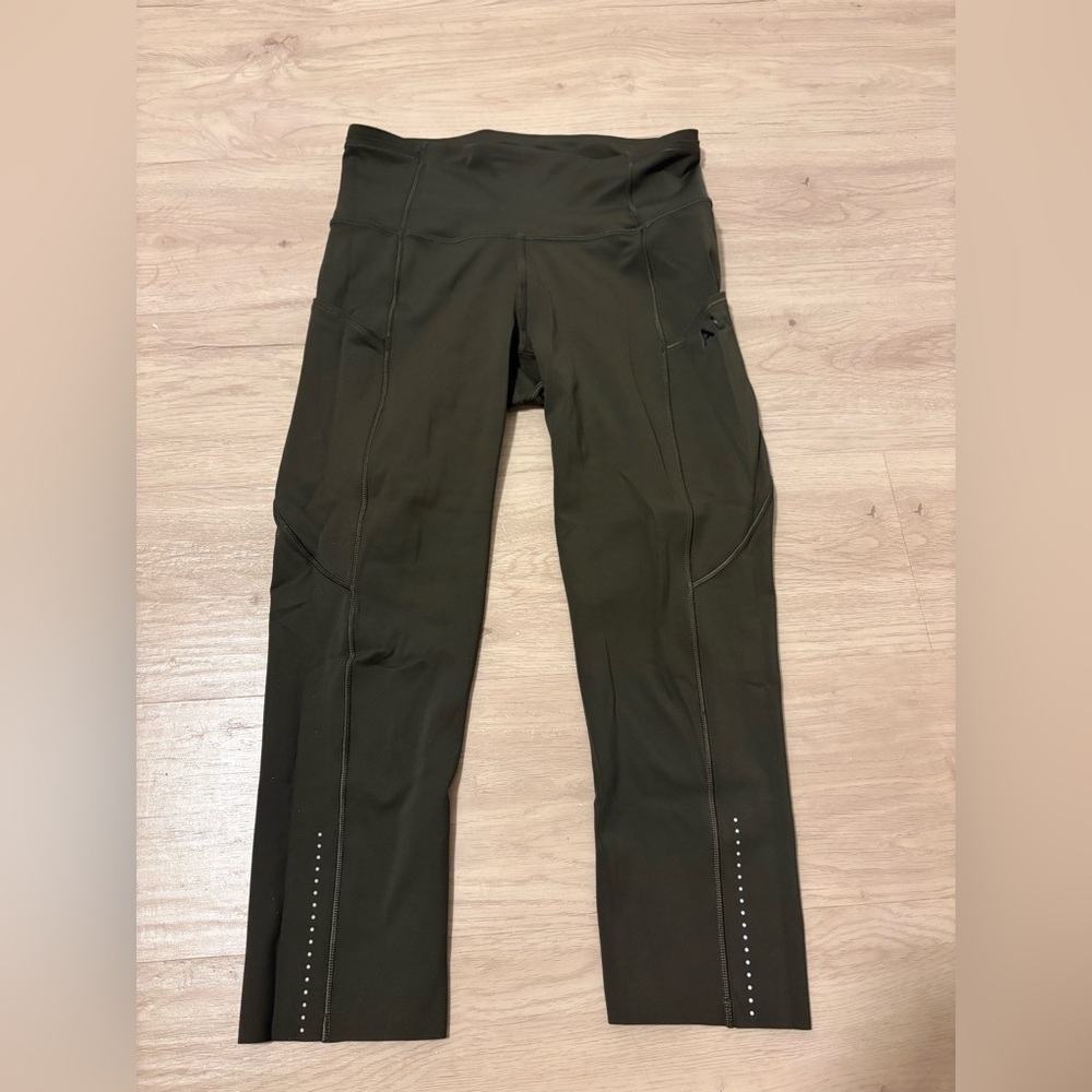 Hawai’i Exclusive Lululemon Cropped Leggings